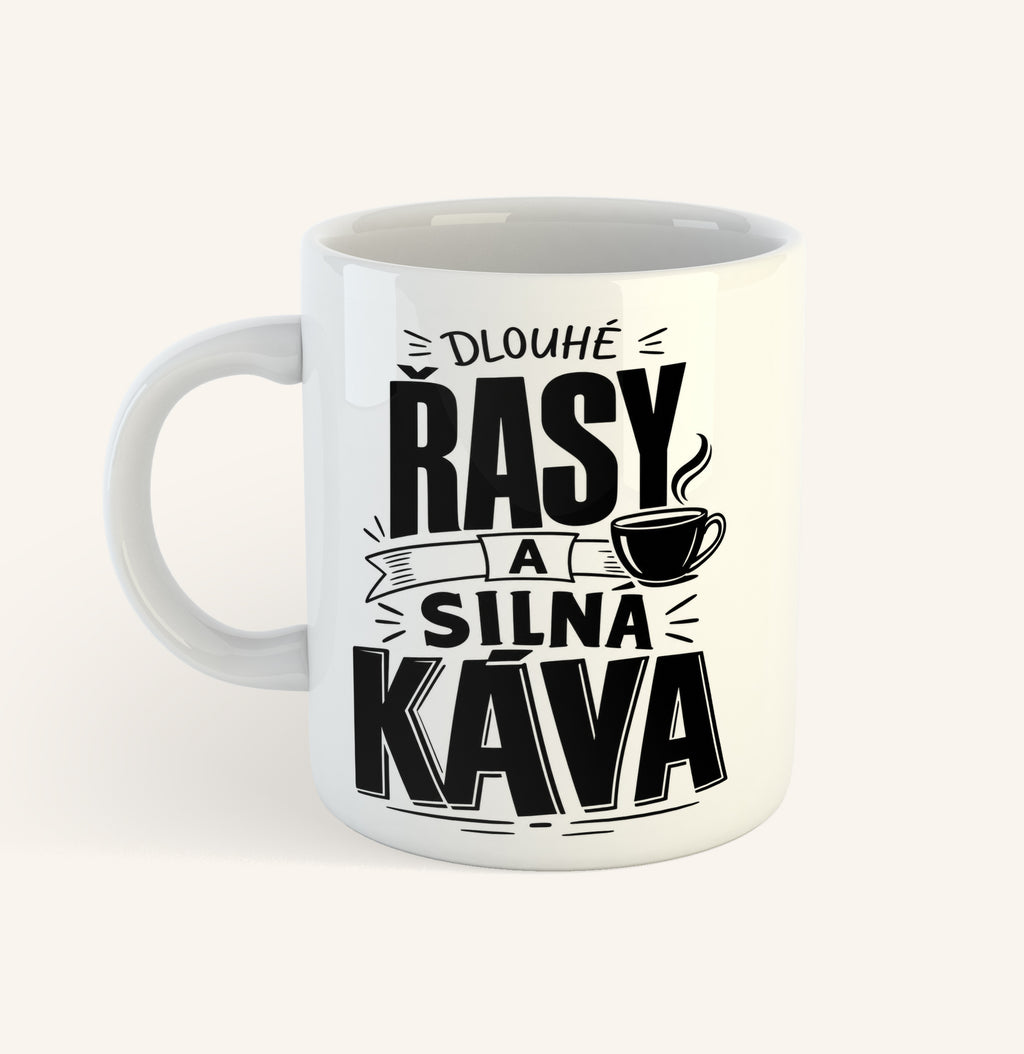 Keramický hrnek s textem Dlouhé řasy a silná káva