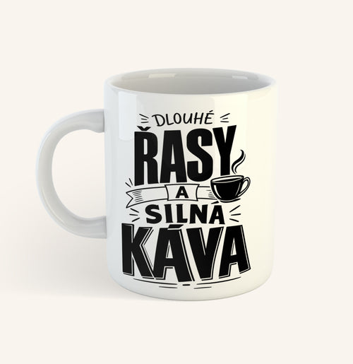 Keramický hrnek s textem Dlouhé řasy a silná káva